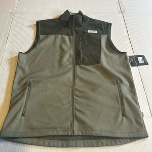 NWT Magellan Outdoors moisture wicking classic fish green vest 3 zipper pockets